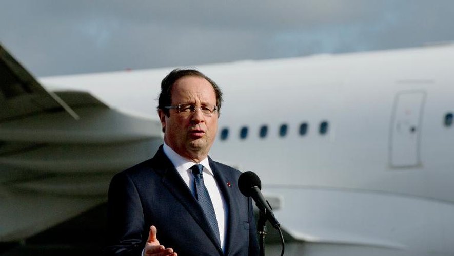 François Hollande à son arrivée à Cayenne le 13 décembre 2013