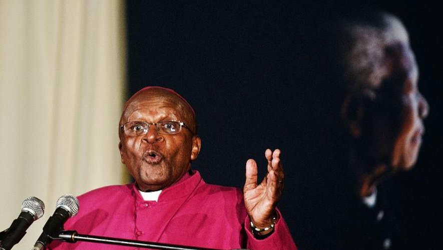 L'ex-archevêque anglican sud-africain Desmond Tutu s'exprime le 9 décembre 2013 à Johannesburg lors d'une messe en mémoire de Nelson Mandela