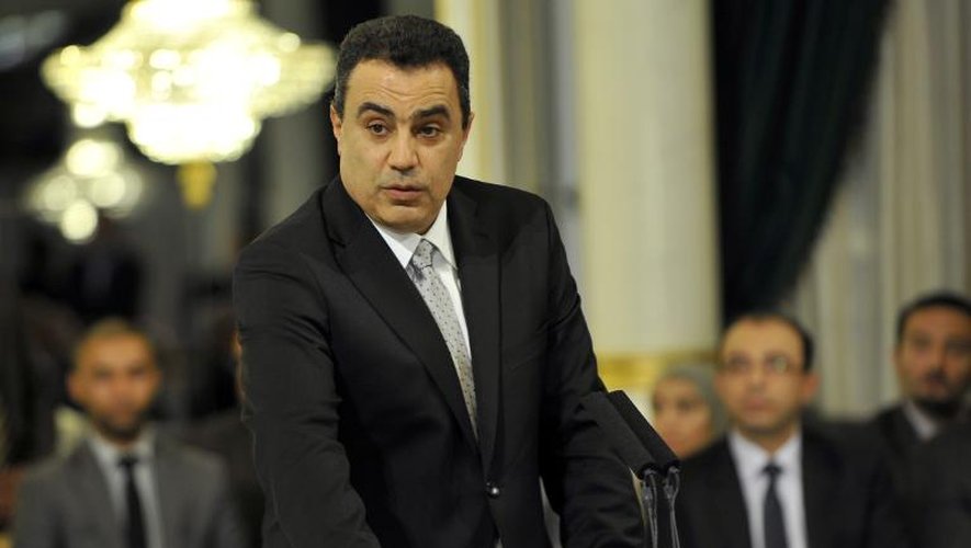 Mehdi Jomaâ prête serment le 13 mars 2013 à Tunis après sa nomination comme ministre de l'Industrie