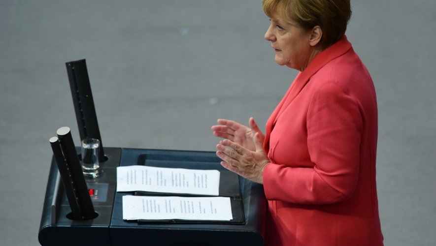 La chancelière allemande Angela Merkel s'adresse au Bundestag le 24 septembre 2015