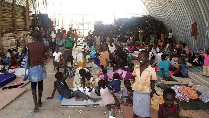 Des réfugiés dans un camp de l'ONU de la banlieue de Juba, le 17 décembre 2013