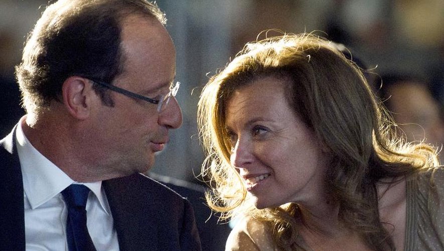 Francois Hollande et Valérie Trierweiler le 14 janvier 2012 à Basse-Terre