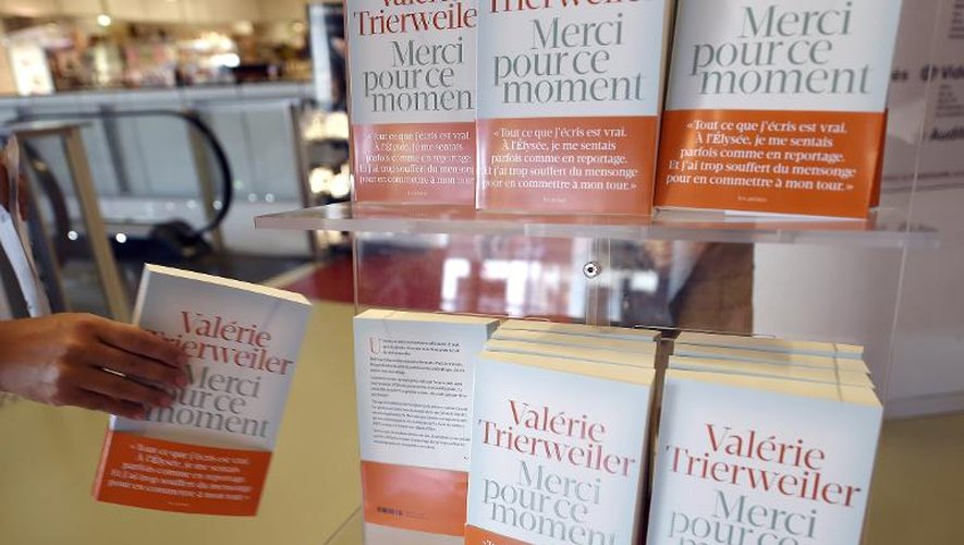 Le livre de Valérie Trierweiler "Merci pour le moment" dans une librairie à Montpellier, le 4 septembre 2014