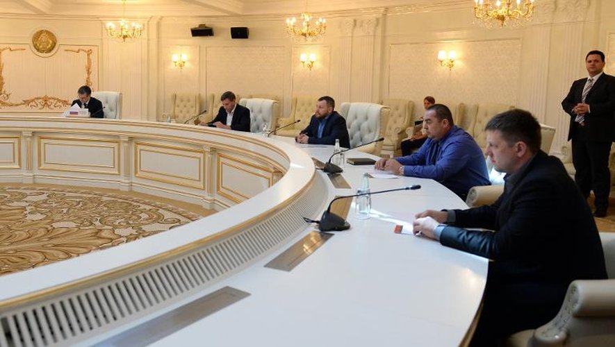 La table des négociations sur le conflit ukrainien à Minsk, le 5 septembre 2014