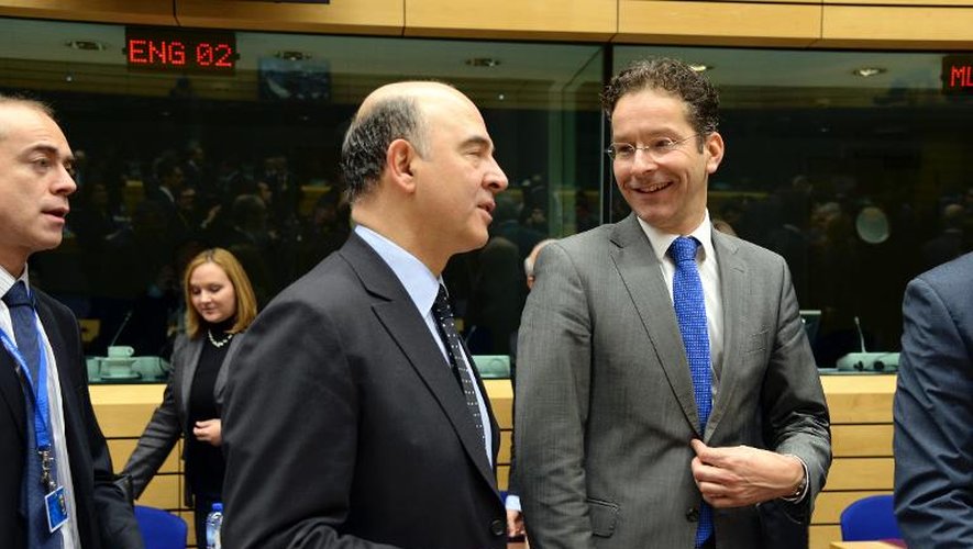 Le ministre français de l'Economie et des Finances Pierre Moscovici (gauche) avec son homologue néerlandais Jeroen Dijsselbloem