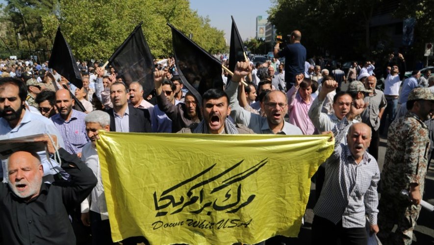 Des Iraniens manifestent le 25 septembre 2015 à Téhéran au lendemain de la bousculade meurtrière survenue à La Mecque