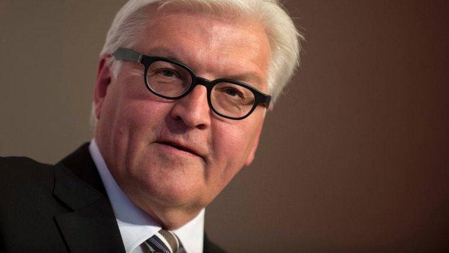 Le nouveau ministre allemand des Affaires étrangères, Frank-Walter Steinmeier, a de son côté jugé "révoltante" la manière dont la Russie "a exploité la situation d'urgence économique de l'Ukraine".