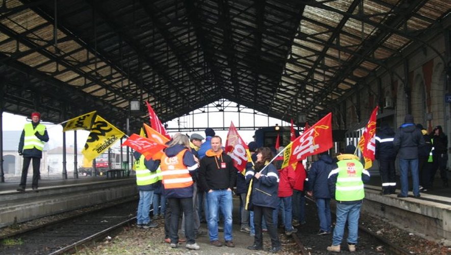Comme à la gare de Rodez, les salariés du centre de tri d'Onet ont multiplié les actions pour faire entendre leur voix.