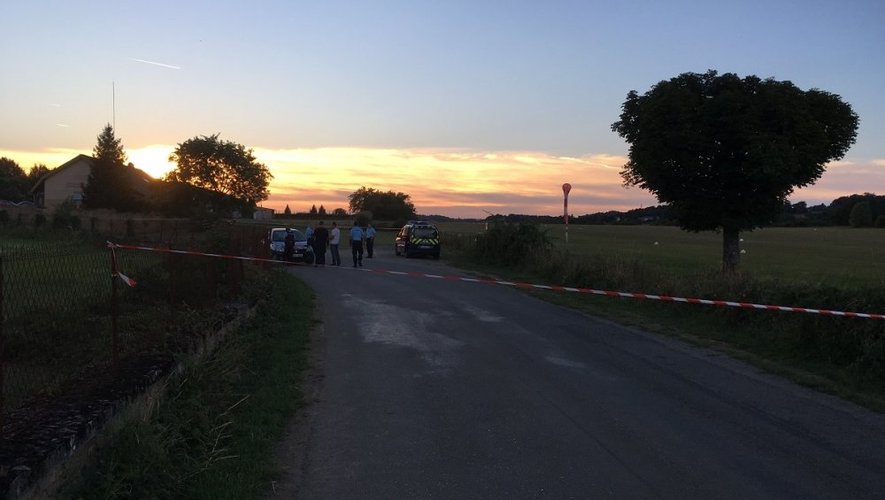 Le drame s’est produit peu après 19 heures sur l’aérodrome de Villefranche-de-Rouergue. Les techniciens de l’investigation criminelle ont été dépêchés sur les lieux dans la soirée.