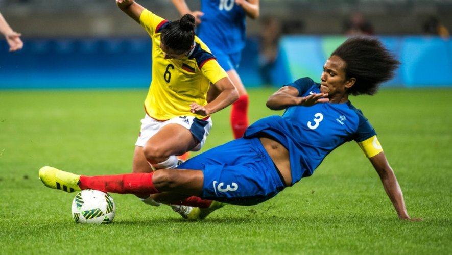 Liana Salazar et Wendie Renard lors du match France/Colombie le 3 août 2016 à Belo Horizonte