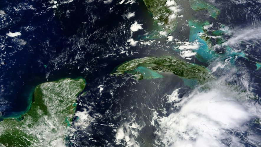 Image satellite fournie par la Nasa de la tempête tropicale Earl au dessus des Caraïbes