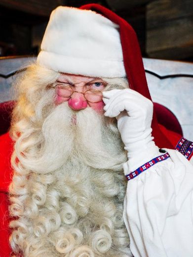 Le Père Noël dans son bureau à Rovaniemi, en Laponie, le 14 décembre 2011