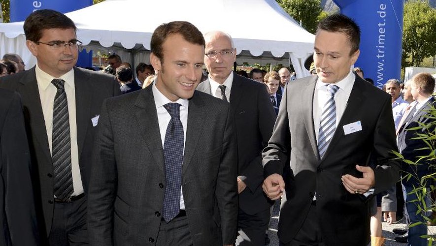 -Le ministre de l'Economie Emmanuel Macron en visite à l'usine Trimet le 6 septembre 2014 à Saint-Jean de Maurienne