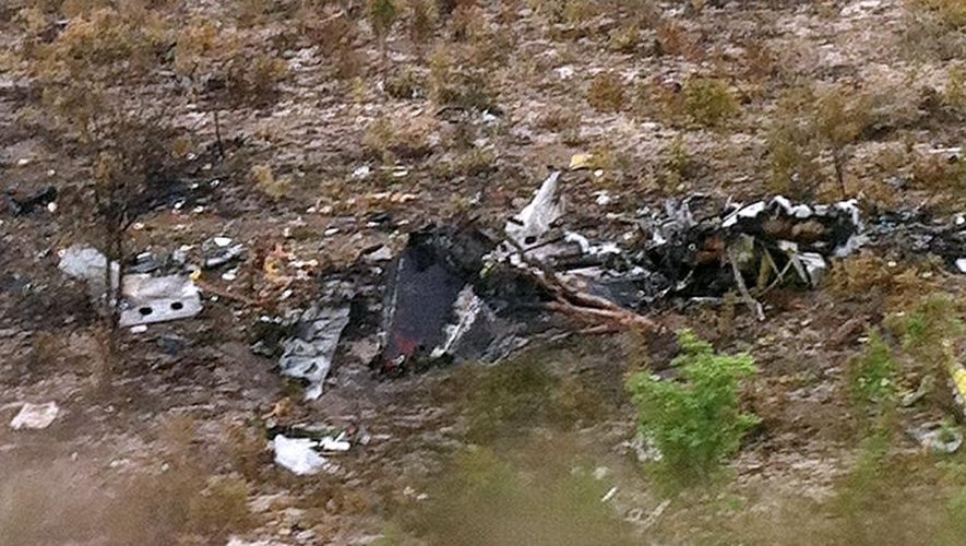 Les restes calcinés d'un avion mozambicain de la Lam qui s'est écrasé dans le nord-est de la Namibie, le 30 novembre 2013