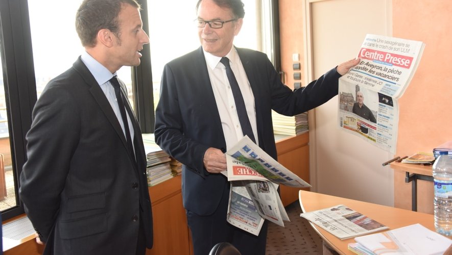 Arrivé a Rodez en début de matinée, le ministre de l'Economie Emmanuel Macron a été reçu par le maire Christian Teyssèdre pour un petit-déjeuner républicain avec les parlementaires et élus locaux.