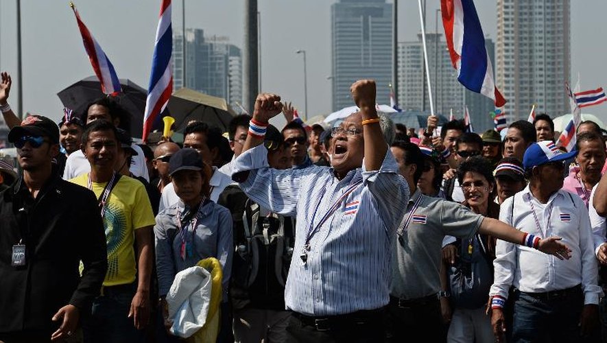 Le chef de file de l'opposition thaïlandaise Suthep Thaugsuban, dans les rues de Bangkok le 22 décembre 2013