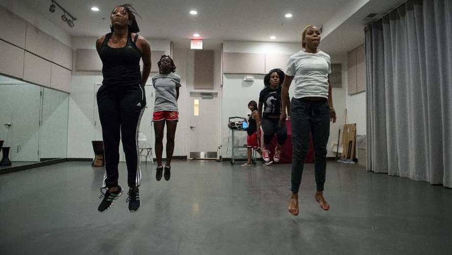 Les danseuses LeeAnet Noble, Brittany Brown, Maya Macon et Khadijah Nimrod (g à d) répètent une chorégraphie de "stepping" à Washington le 5 septembre 2014