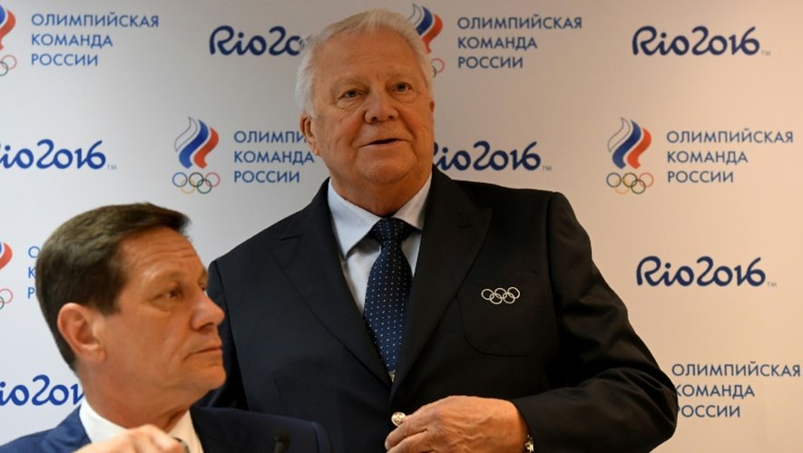 Le patron du Comité olympique russe Alexandre Joukov et Vitali Smirnov, membre du CIO, lors d'un point presse à Rio de Janeiro, le 4 août 2016