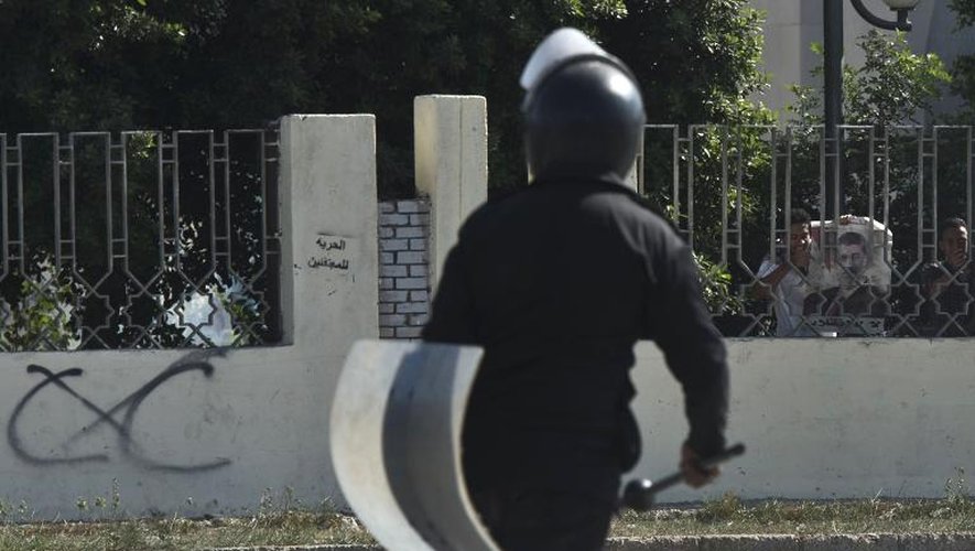 Un policier le 20 octobre 2013 au Caire