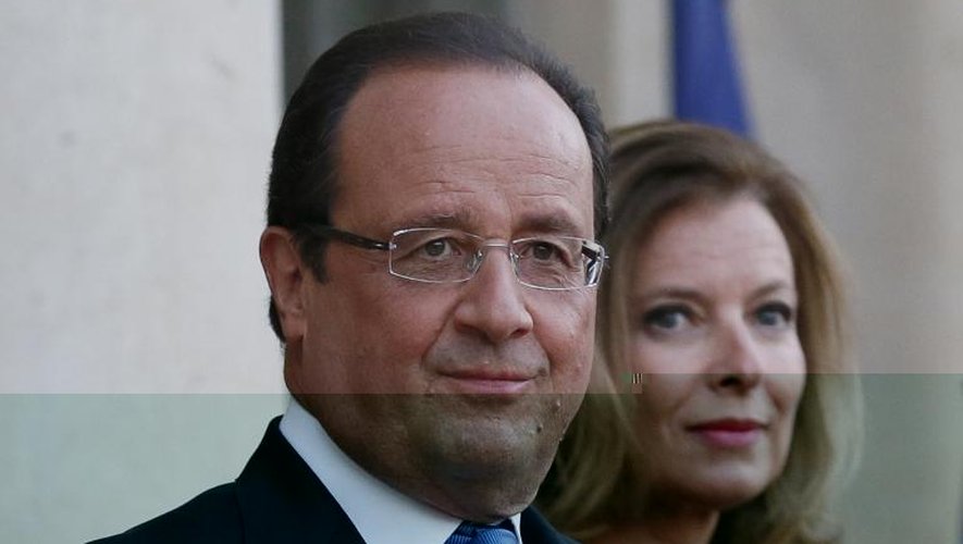 Francois Hollande et Valerie Trierweiler sur le perron de l'Elysée le 3 septembre 2013 à Paris