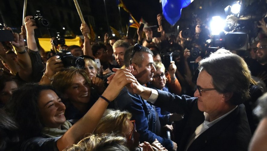 Le président sortant de la Catalogne, l'indépendantiste Artur Mas, revendique la victoire de son camp, le 27 septembre 2015 à Barcelone
