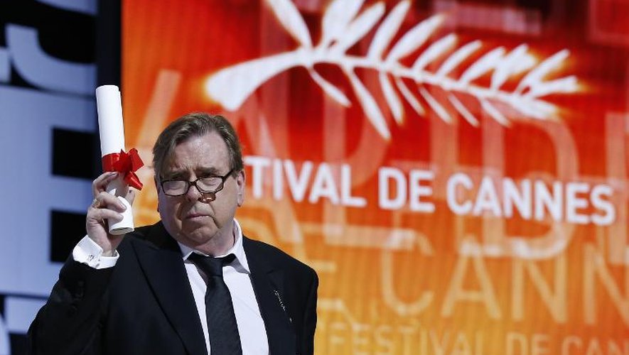 L'acteur britannique Timothy Spall reçoit le prix d'interprétation masculine au Festival de Cannes le 24 mai 2014