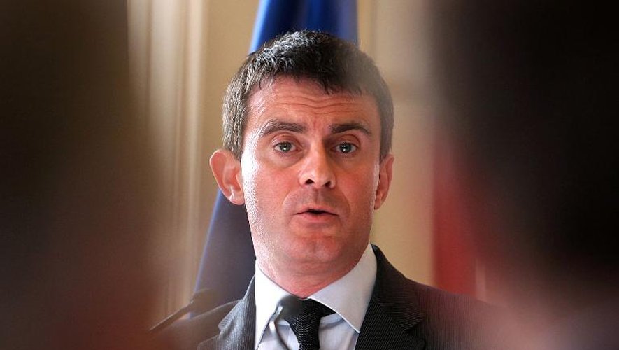 Le ministre de l'Intérieur Manuel Valls, le 17 décembre 2013 à Reims