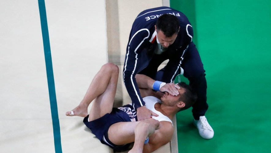 Le gymnaste français Samir Aït Said, la jambe brisée à la réception d'un saut, le 6 août 2016 à Rio
