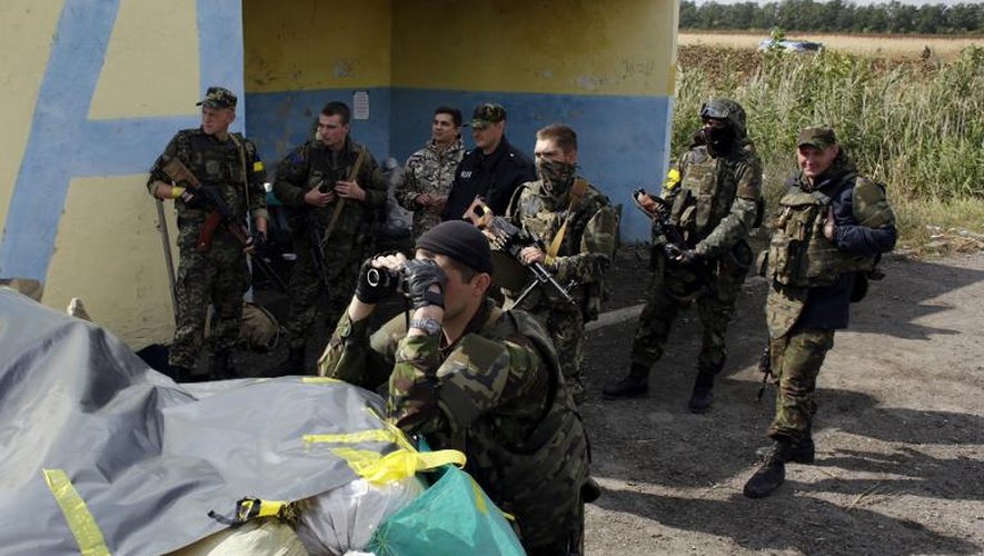 Des soldats ukrainiens le 10 septembre 2014 à Slavyanoserbsk près de Lougansk