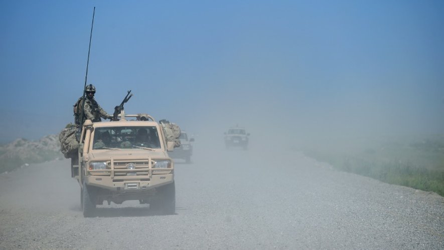 Des forces afghanes patrouillent le 30 avril 2015 à Kunduz, dans le nord du pays, où les talibans ont lancé une vaste offensive