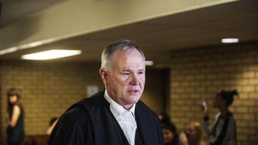 Barry Roux, principal avocat de la défense de Pistorius, à son arrivée au tribunal