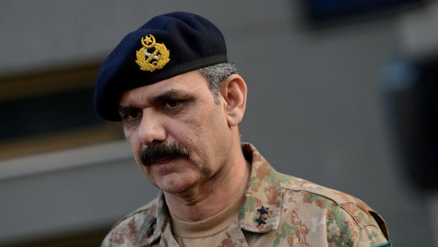 Le général pakistanais Asim Bajwa, au cours d'une conférence de presse au siège des forces militaires à Rawalpindi, près d'Islamabad, le 12 septembre 2014