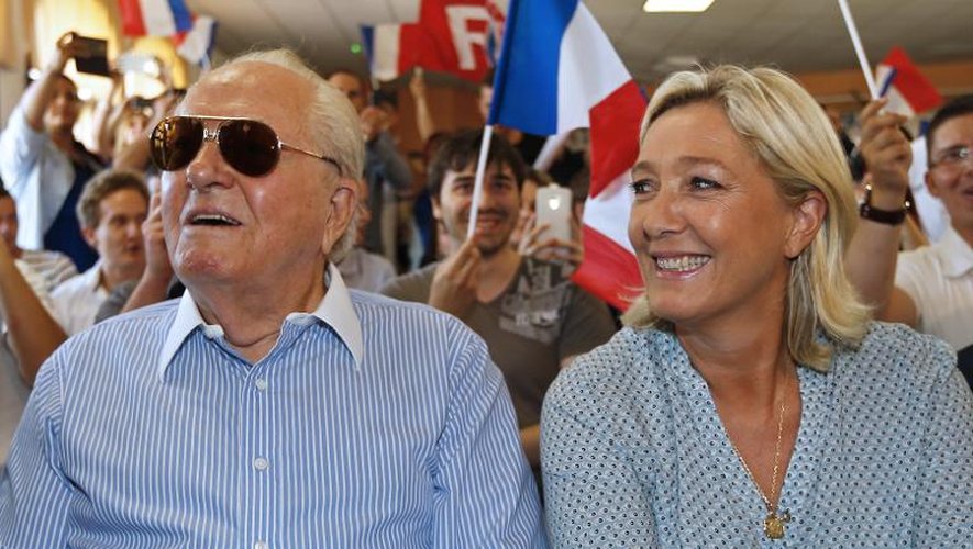 Marine Le Pen, leader du Front National, et son père Jean-Marie le Pen, le 7 septembre 2014 à Fréjus