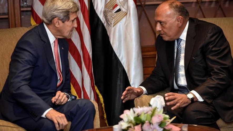 Le secrétaire d'Etat américain John Kerry et le ministre égyptien des Affaires étrangères Sameh Shoukry, le 13 septembre 2014 au Caire