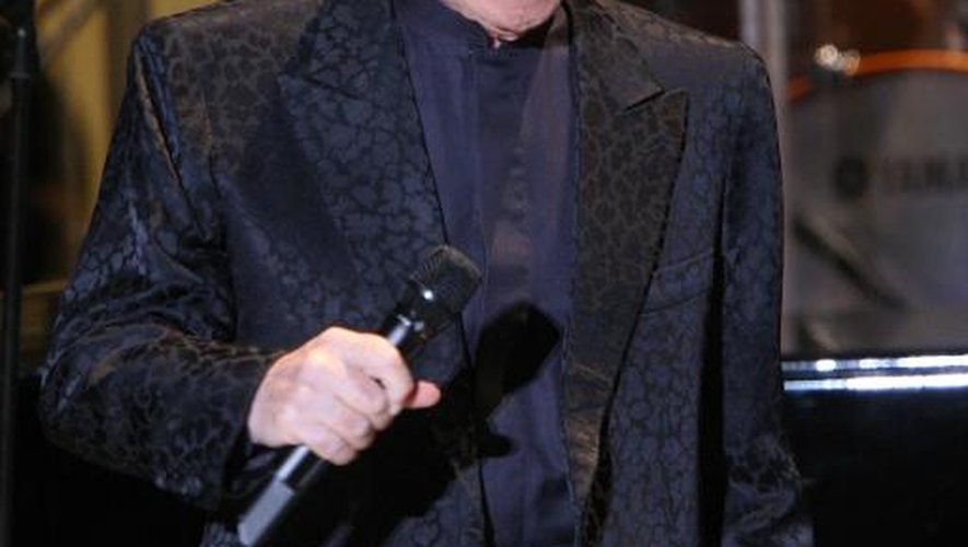 Charles Aznavour sur la scène du Greek Theatre à Los Angeles le 13 septembre 2014