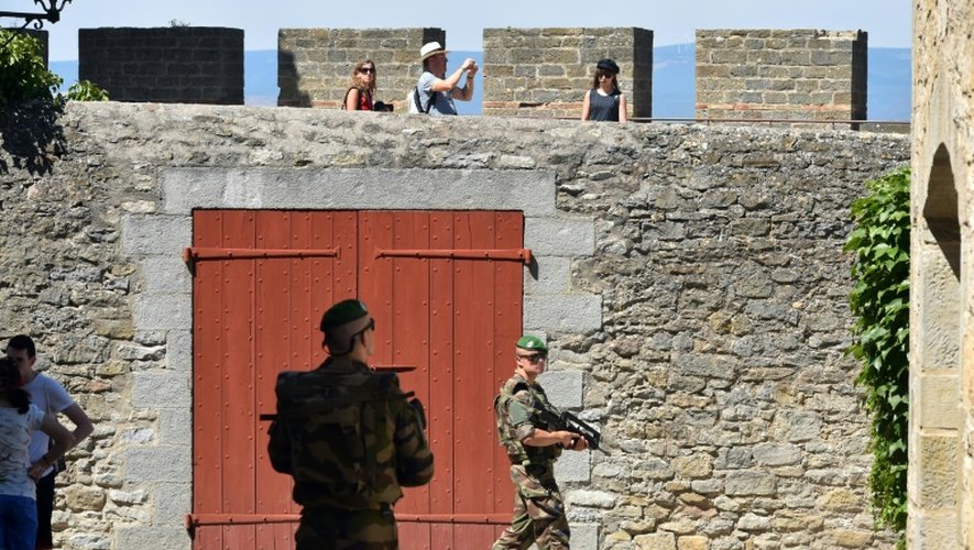 Des légionnaires le 2 août 2016 sur les remparts de Carcassonne