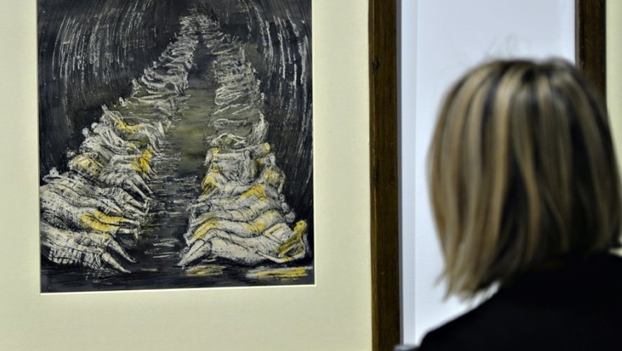 Une oeuvre de l'artiste britannique Henry Moore sur le quotidien des Londoniens pendant le Blitz, lors de la Seconde guerre mondiale, présentée le 25 septembre 2015 dans les anciens Thermes de Dioclétien, à Rome
