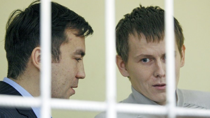 Evgueni Erofeïev et Alexandre Alexandrov deux soldats russes présumés, à l'ouverture de leur procès le 29 septembre 2015 à Kiev