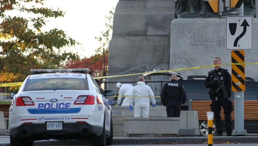 La police scientifique canadienne à Ottawa lors de l'attentat du 22 octobre 2014