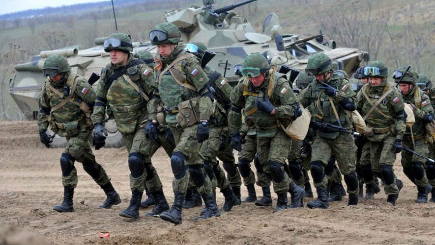 Des militaires russes prennent part à des manoeuvres à Stavropol, dans le sud de la Russie, le 19 mars 2015