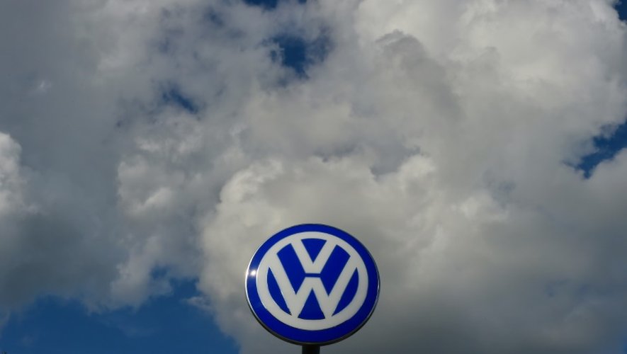Le logo de Volkswagen au siège du groupe à Wolfsburg en Allemagne, le 25 septembre 2015