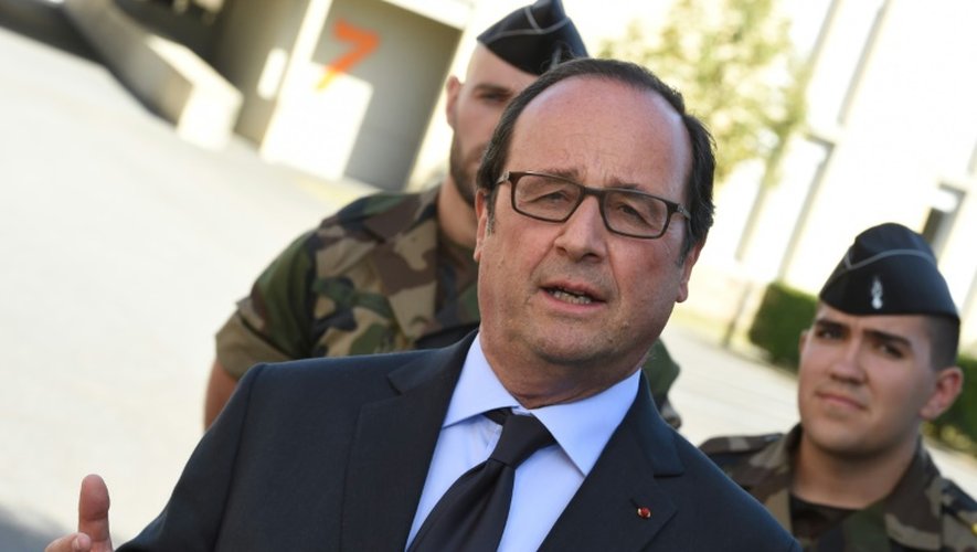 Le président François Hollande en déplacement le 11 août 2016 à Tulle