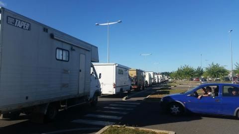 Teknival en Occitanie. Les «teufeurs» s'installent sur le Larzac
