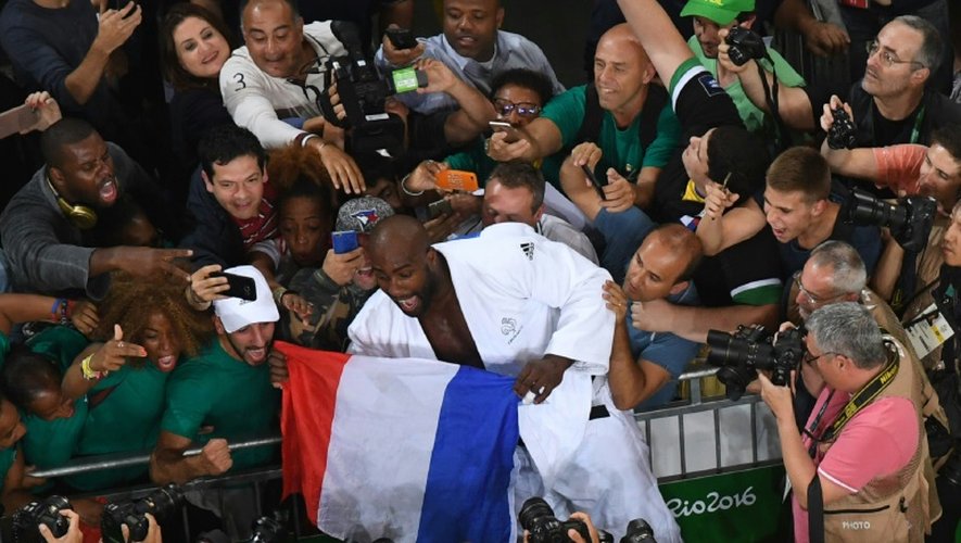 Le judoka français Teddy Riner célèbre sa victoire finale aux JO de Rio, le 12 août 2016