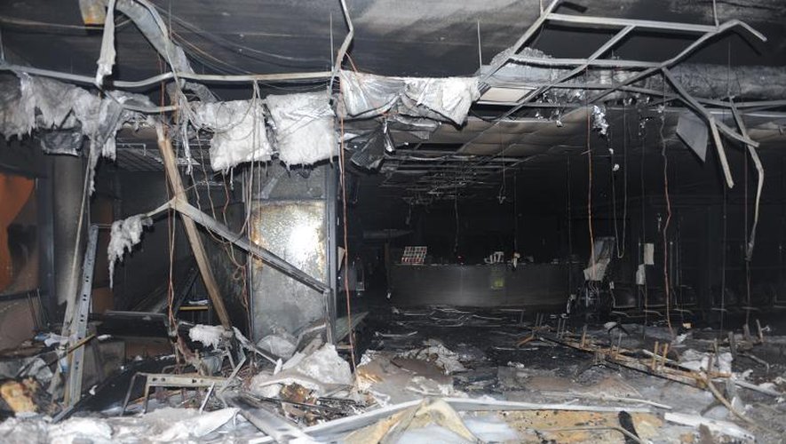 Le centre des Impôts incendié le 20 septembre 2014 à Morlaix par des  légumiers en colère