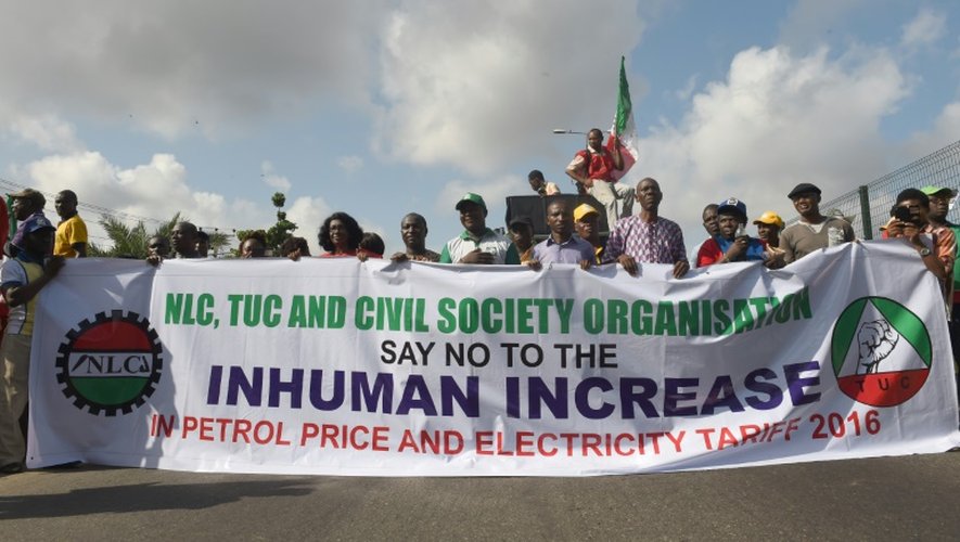 Manifestation de Nigérians le 18 mai 2016 à Lagos pour réclamer une stabilisation des prix de l'essence