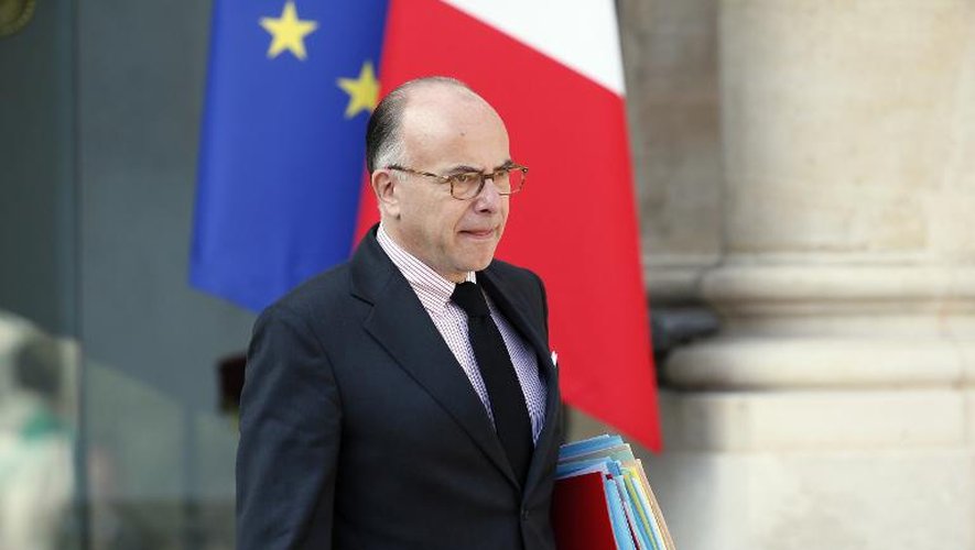 Le ministre de l'Intérieur Bernard Cazeneuve à la sortie du Conseil des ministres le 10 septembre 2014 au palais de l'Elysée à Paris