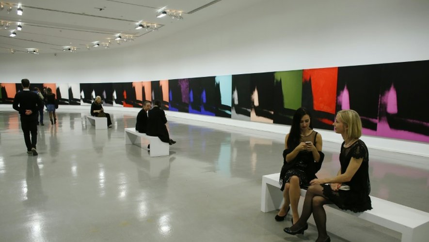 L'oeuvre d'Andy Warhol "Shadows" est présentée le 1er octobre 2015 au Musée d'Art Moderne de Paris
