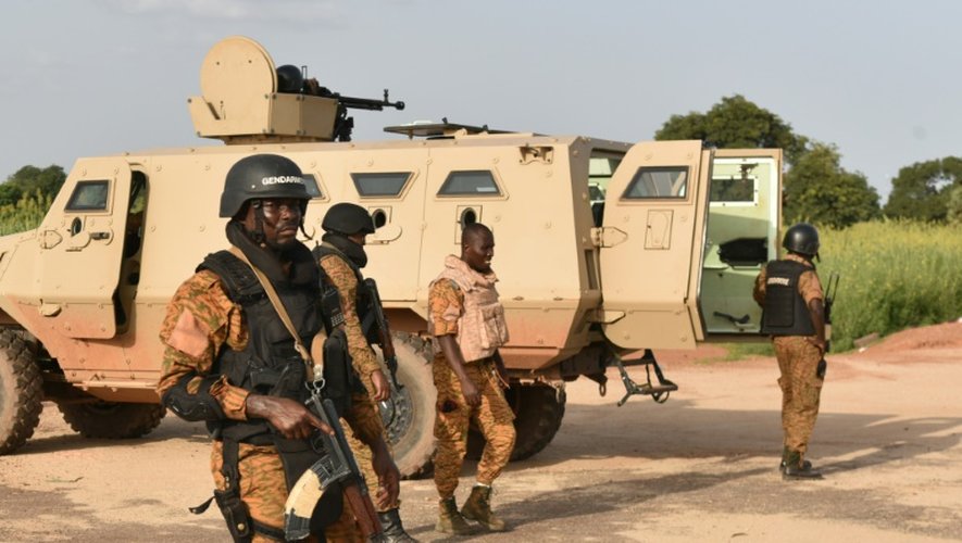 Dispositif militaire déployé à proximité du palais présidentiel le 29 septembre 2015 à Ouagadougou