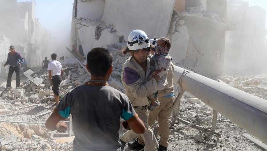 Bombardement le 20 septembre 2014 de la ville d'Alep dans le nord de la Syrie